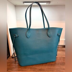Louis Vuitton Epi Neverfull MM  in Teal Epi Leather- Shoulder Tote Bag